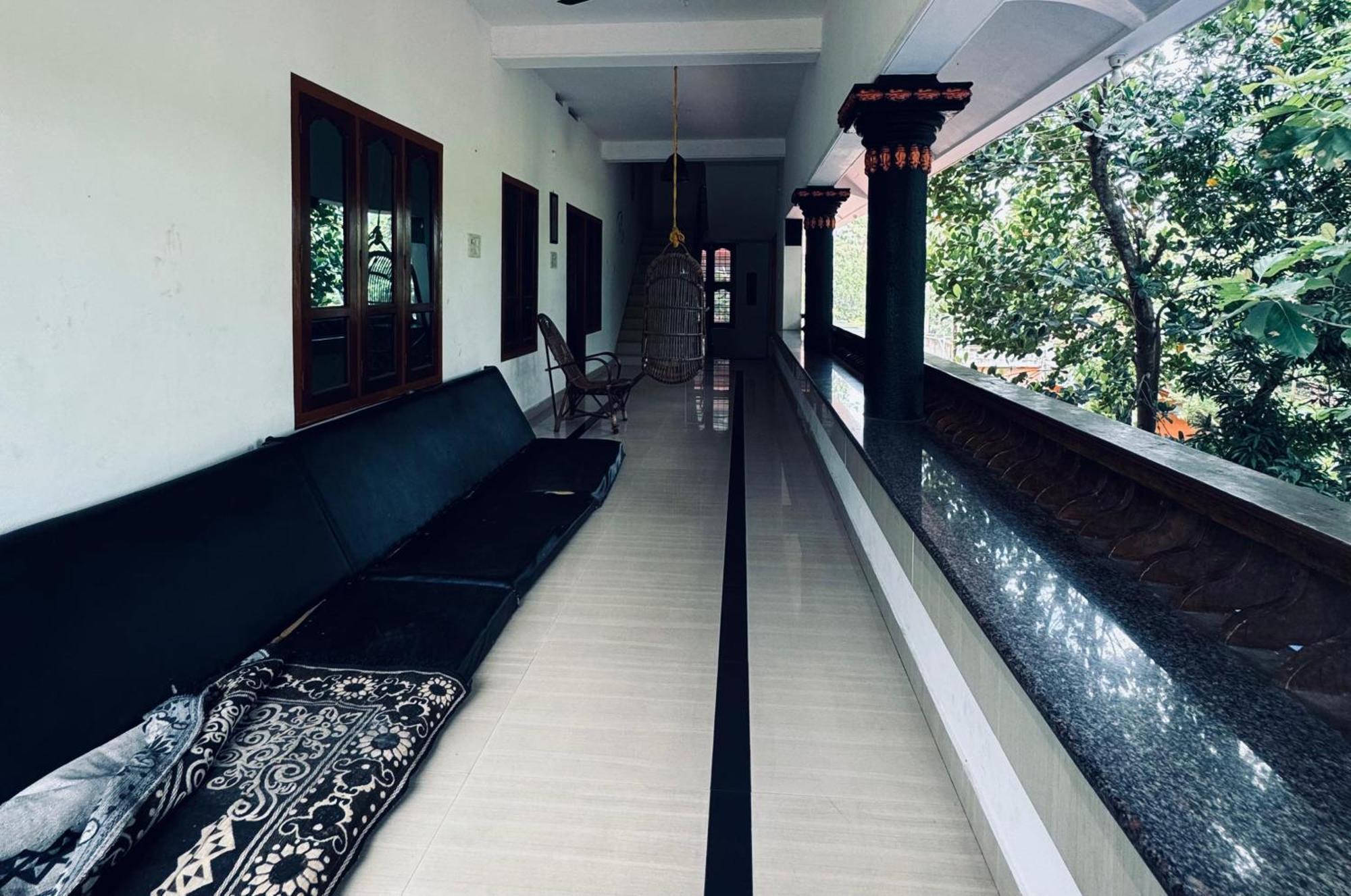 The Lungi Vibe Bed & Breakfast Varkala Exterior photo