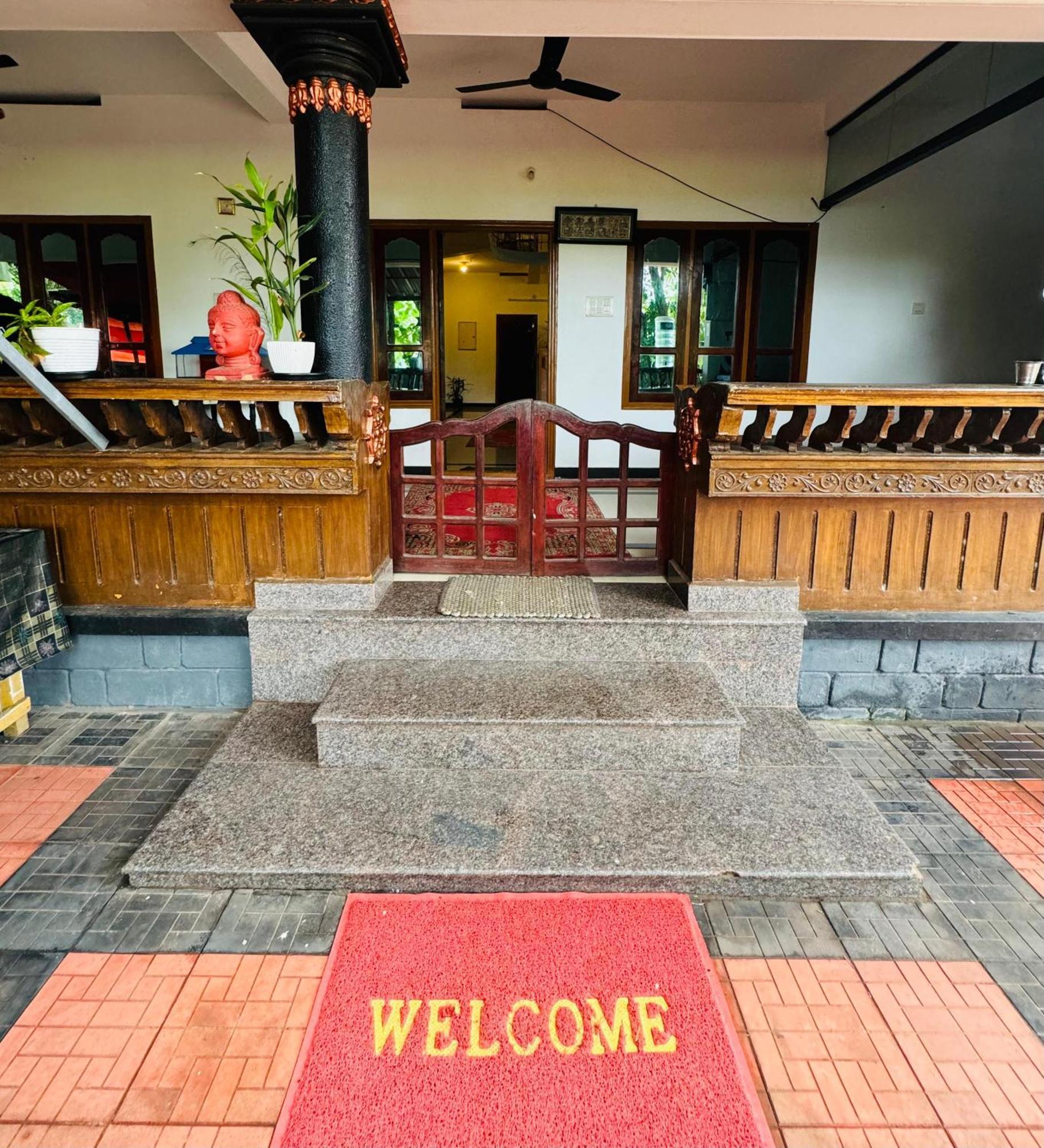 The Lungi Vibe Bed & Breakfast Varkala Exterior photo