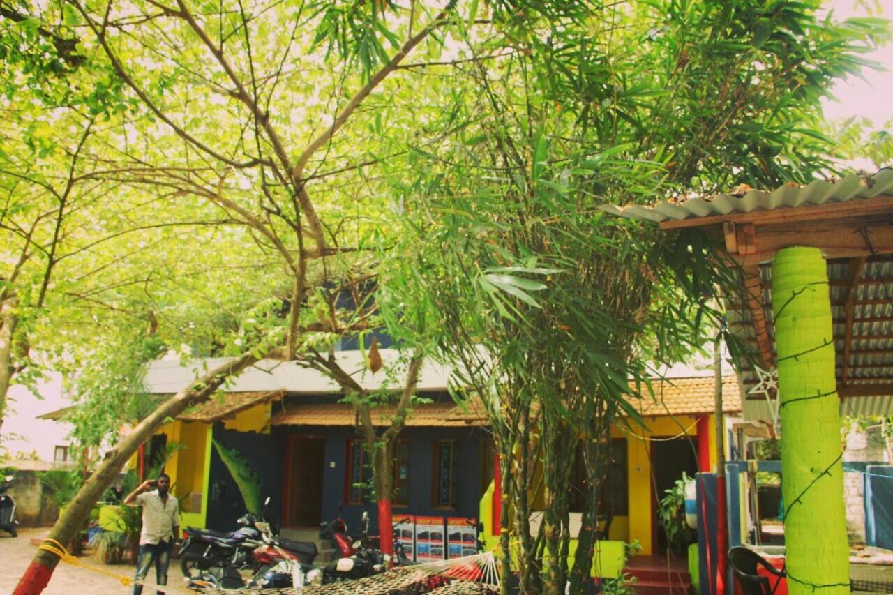 The Lungi Vibe Bed & Breakfast Varkala Exterior photo