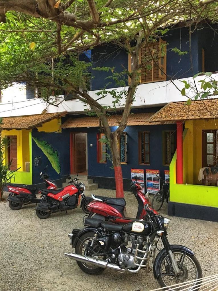 The Lungi Vibe Bed & Breakfast Varkala Exterior photo