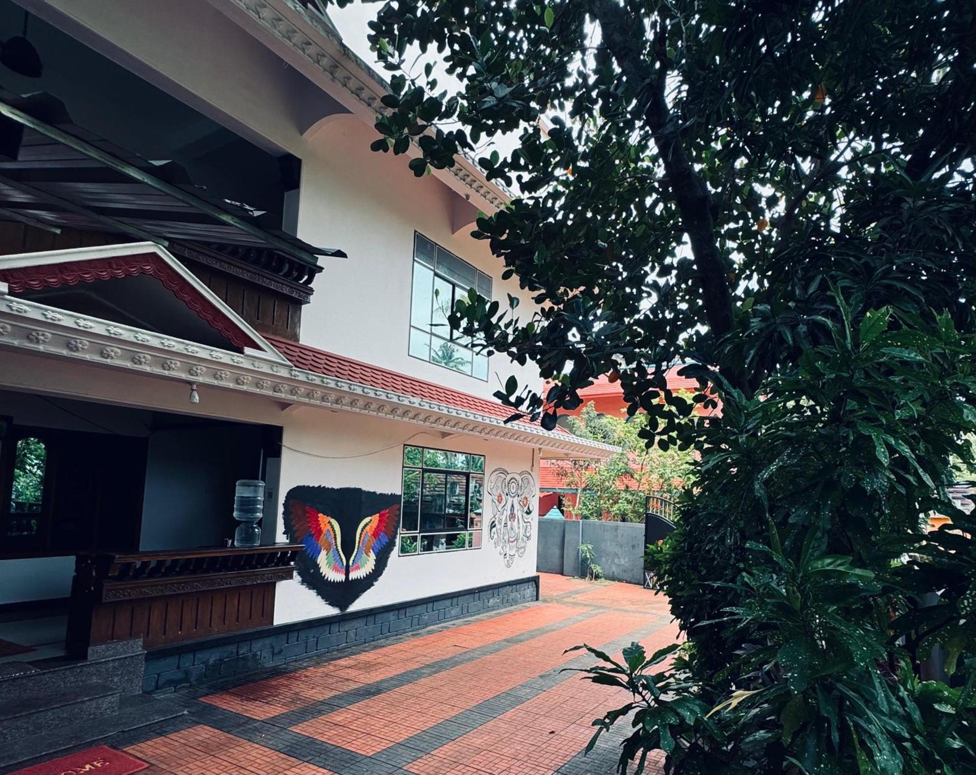 The Lungi Vibe Bed & Breakfast Varkala Exterior photo